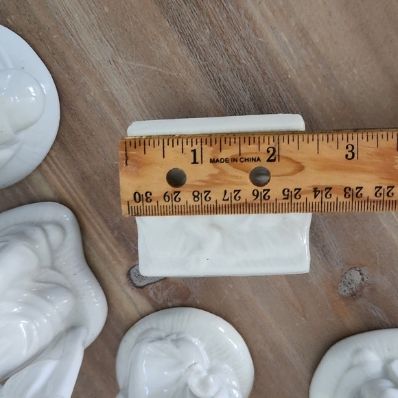 ✨ Windsor Collection White Ceramic Nativity Set – 6 Piece, Christmas Décor - Picture 7 of 14